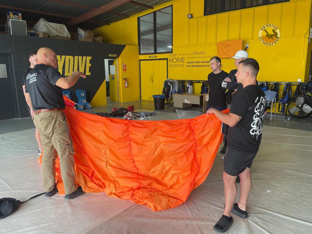 ground school aff Skydive Atmosfera spain